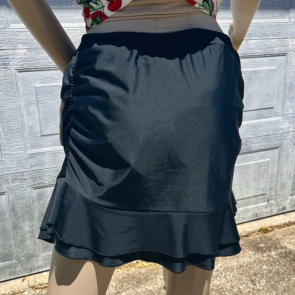 - Tulip Hem Ruched Side Swim Skirt SZ 16! LIKE NEW!